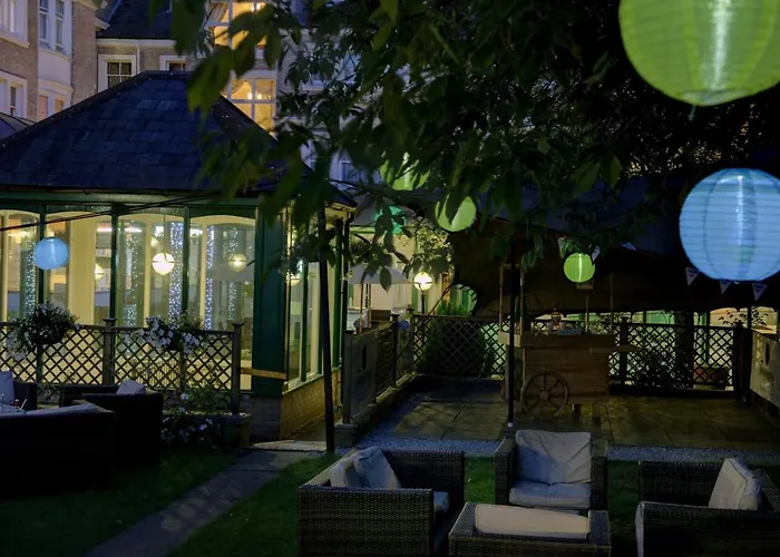 Norfolk Royale Hotel